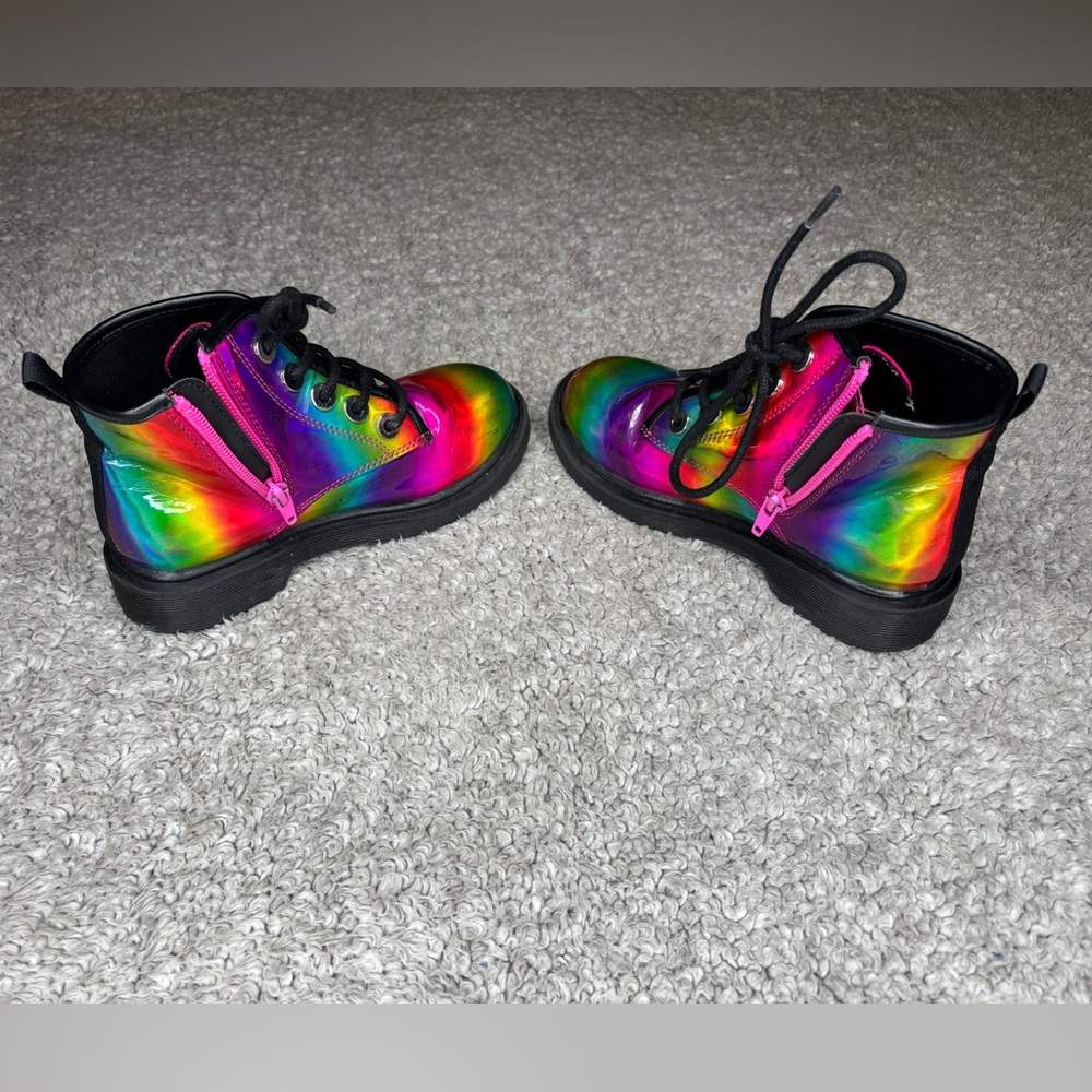 Steve Madden Rainbow Kids Boots - Picture 4 of 5